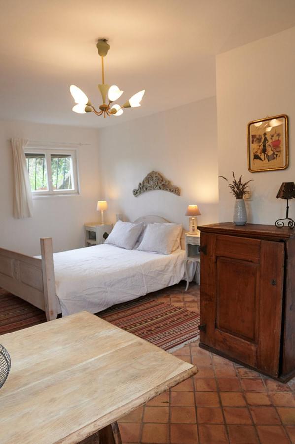 Maison Le Retour Bed & Breakfast Le Rouret ภายนอก รูปภาพ